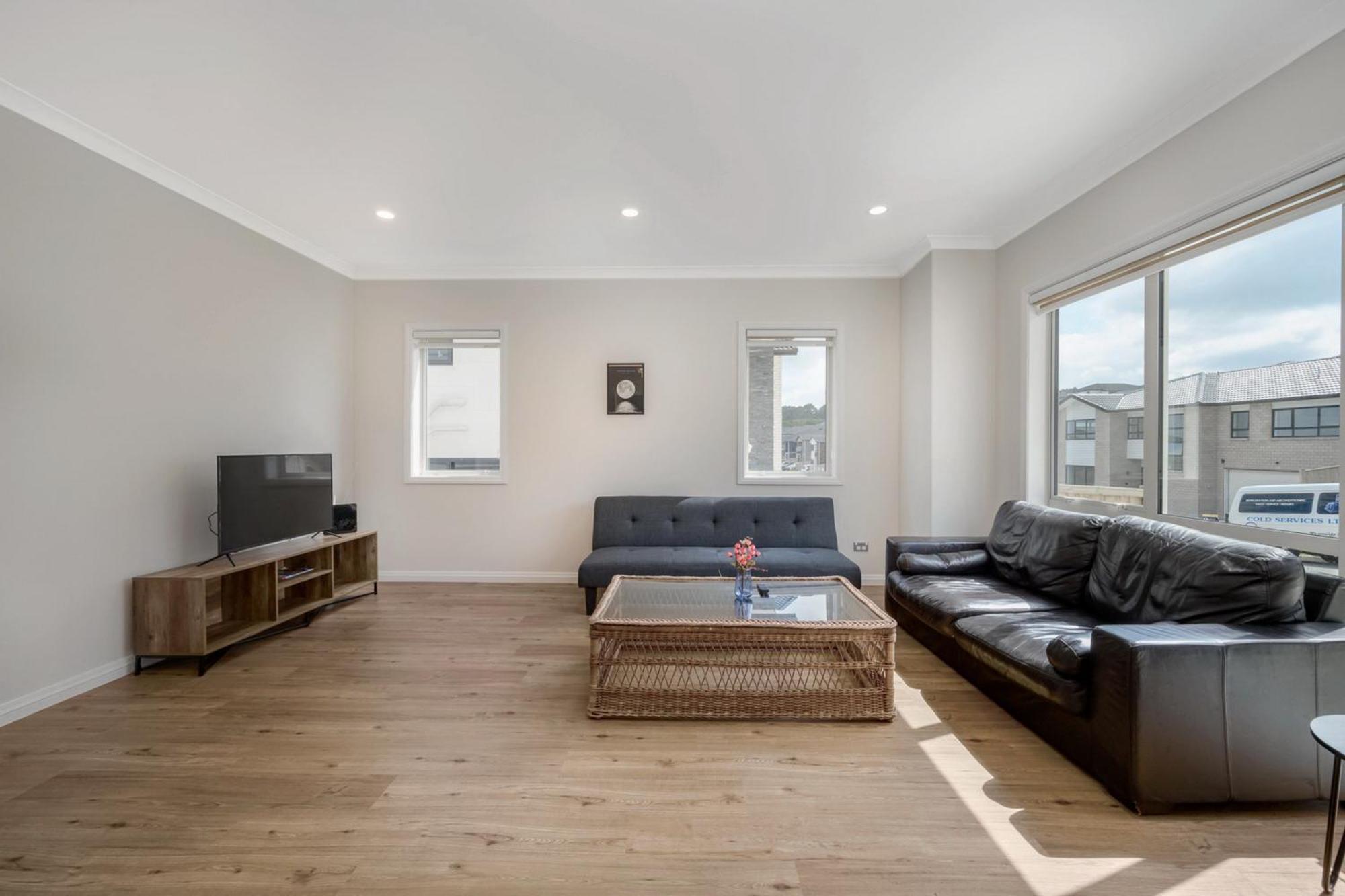 Designer Brand New Large House Flat Bush Auckland