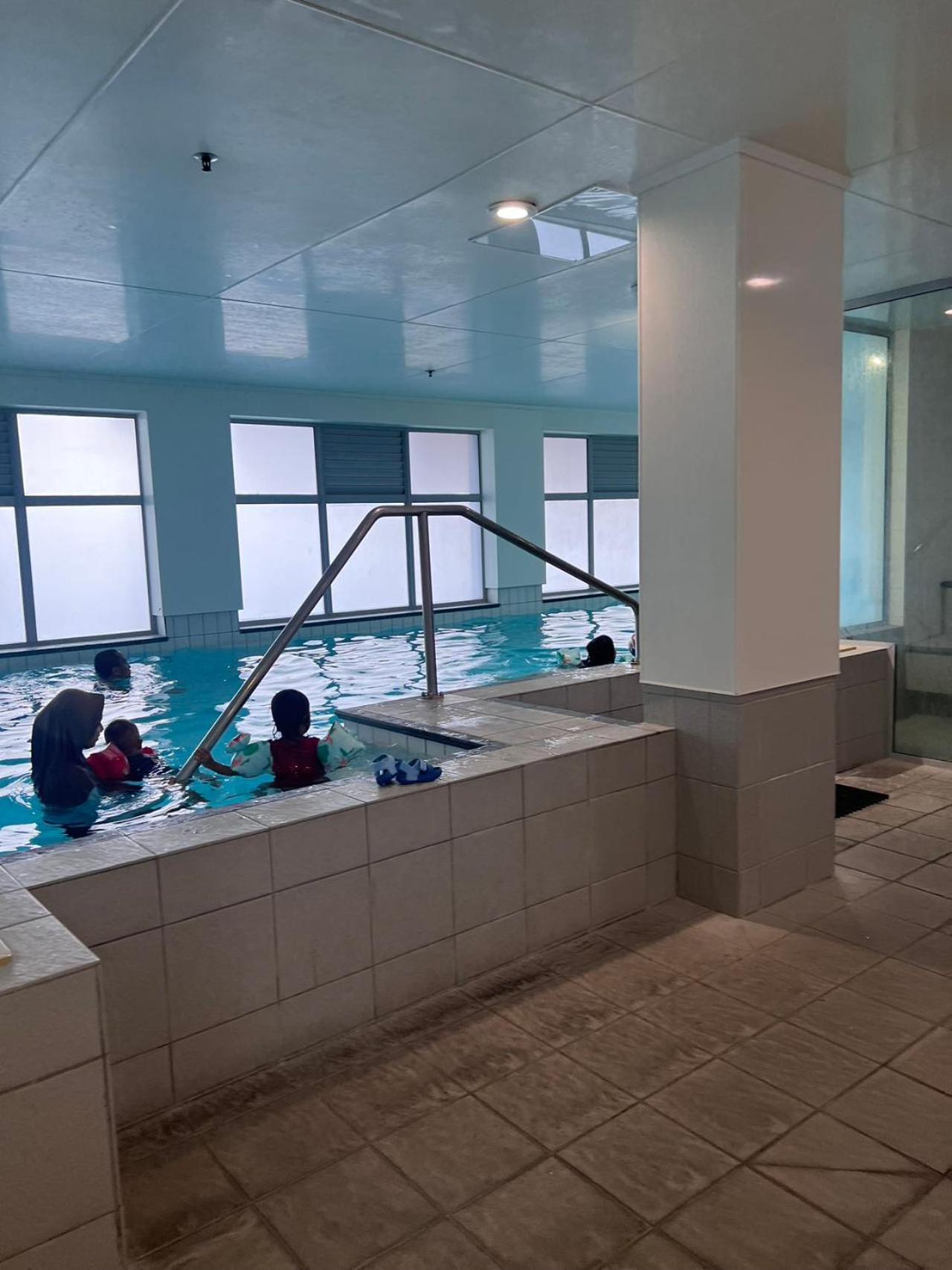Aura B1214 Two Bedrooms Wifi Balcony Skytower View Parking Apartment Auckland