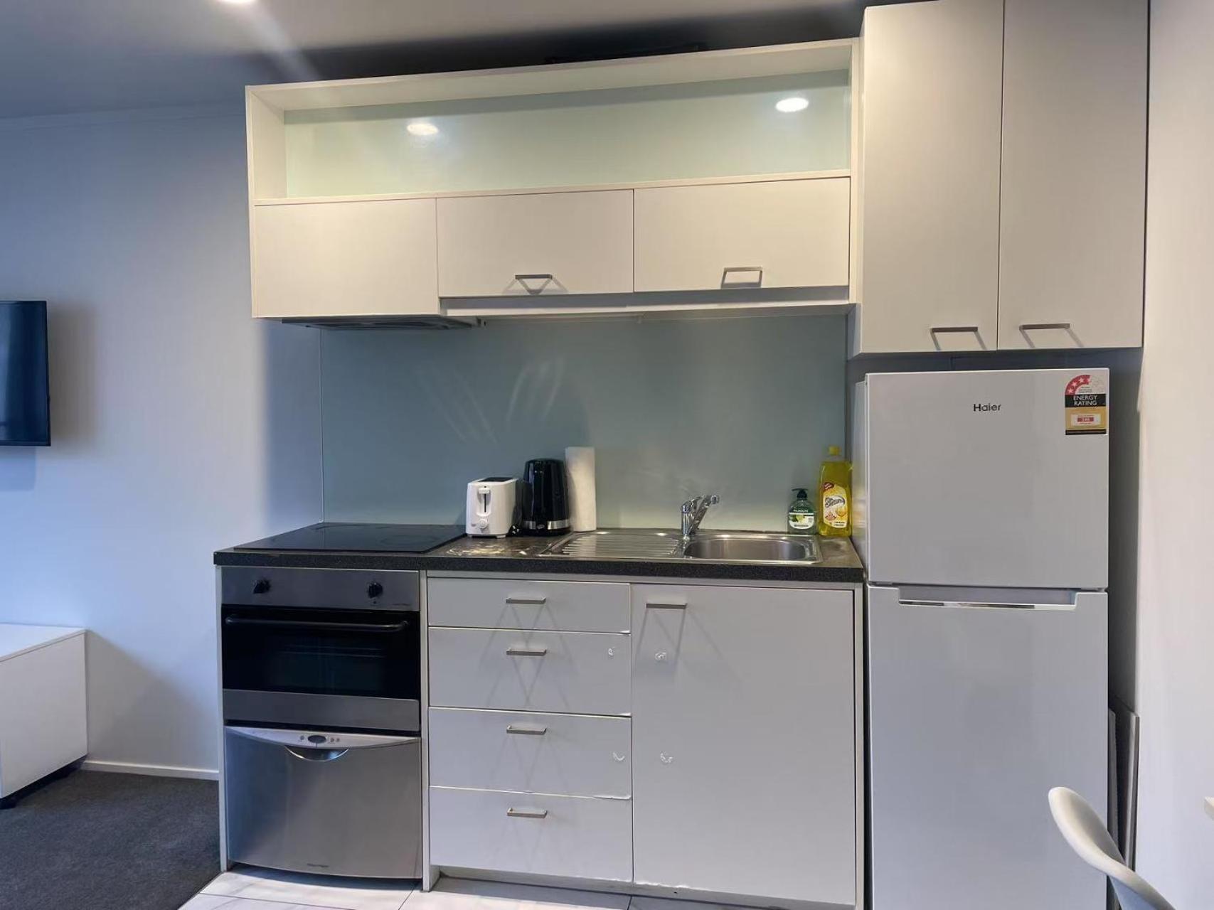 Aura B1214 Two Bedrooms Wifi Balcony Skytower View Parking Apartment