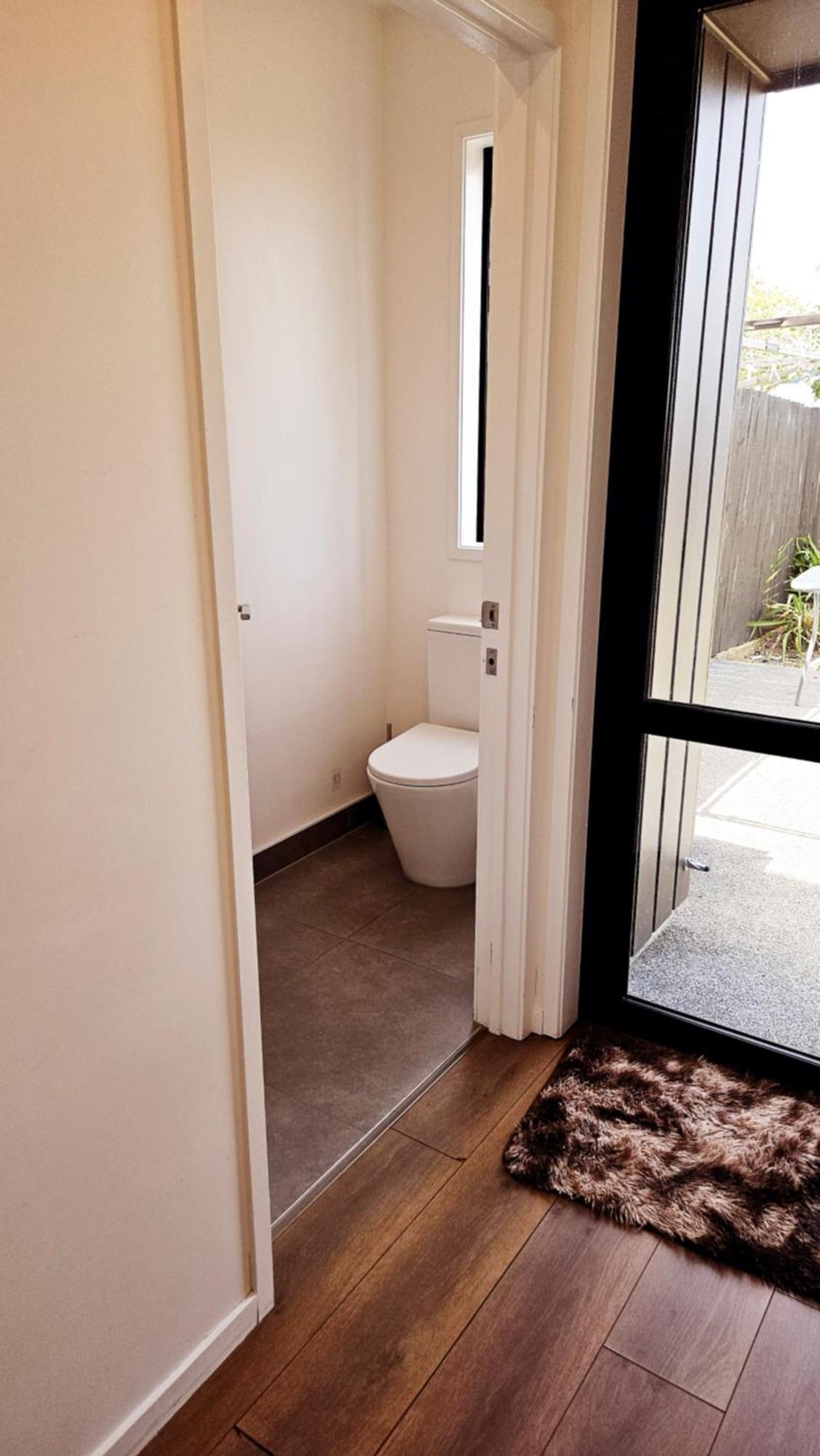 Akl Air Port 6 Km, Free Car Park, Spacious & Bright Holiday home