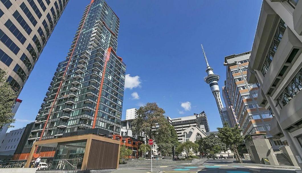 Walk To Sky Tower, Close To Port Apartment *