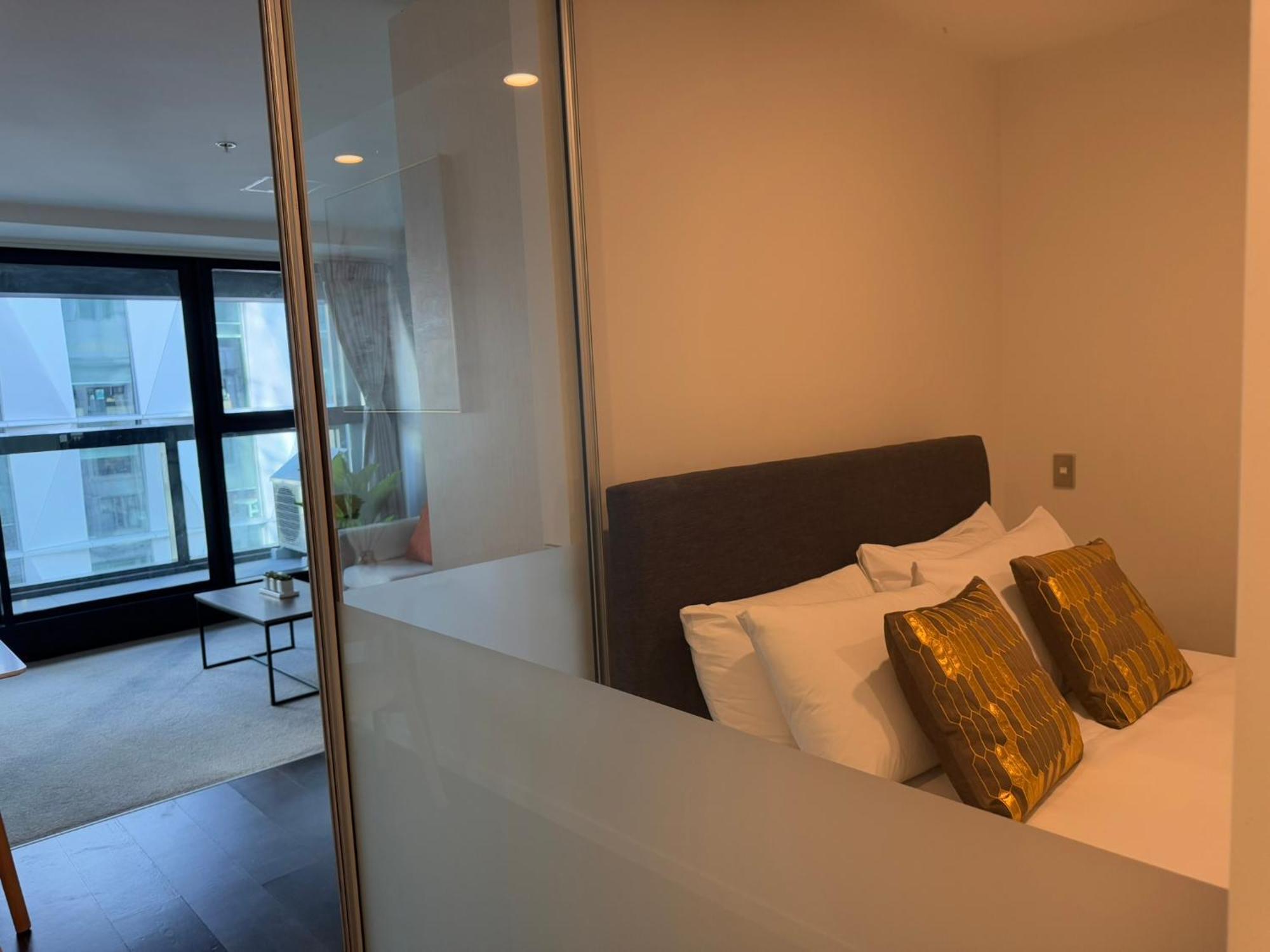 Apartment Walk To Sky Tower, Close To Port *