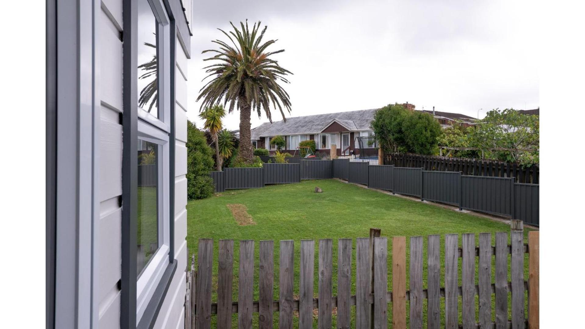 3-bedroom 2-bathroom Bright & Sunny Family