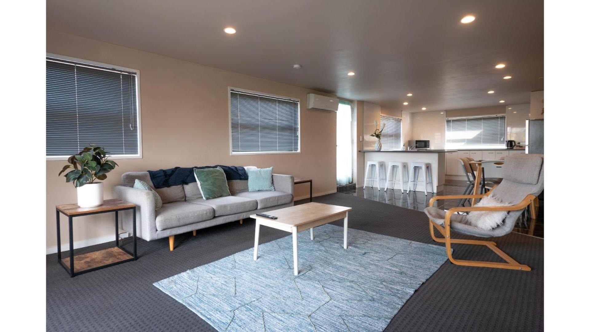 3 Bed Downstairs House With Private Entrance Holiday home Auckland