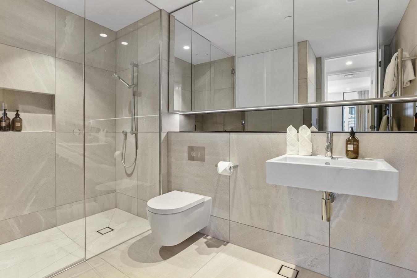 Luxury Living In Wynyard Quarter *