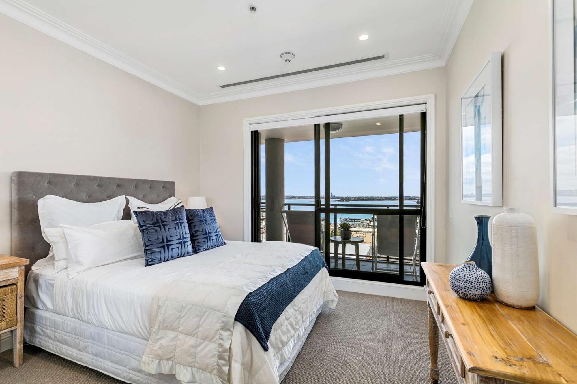 Heritage Penthouse In Cbd * Auckland