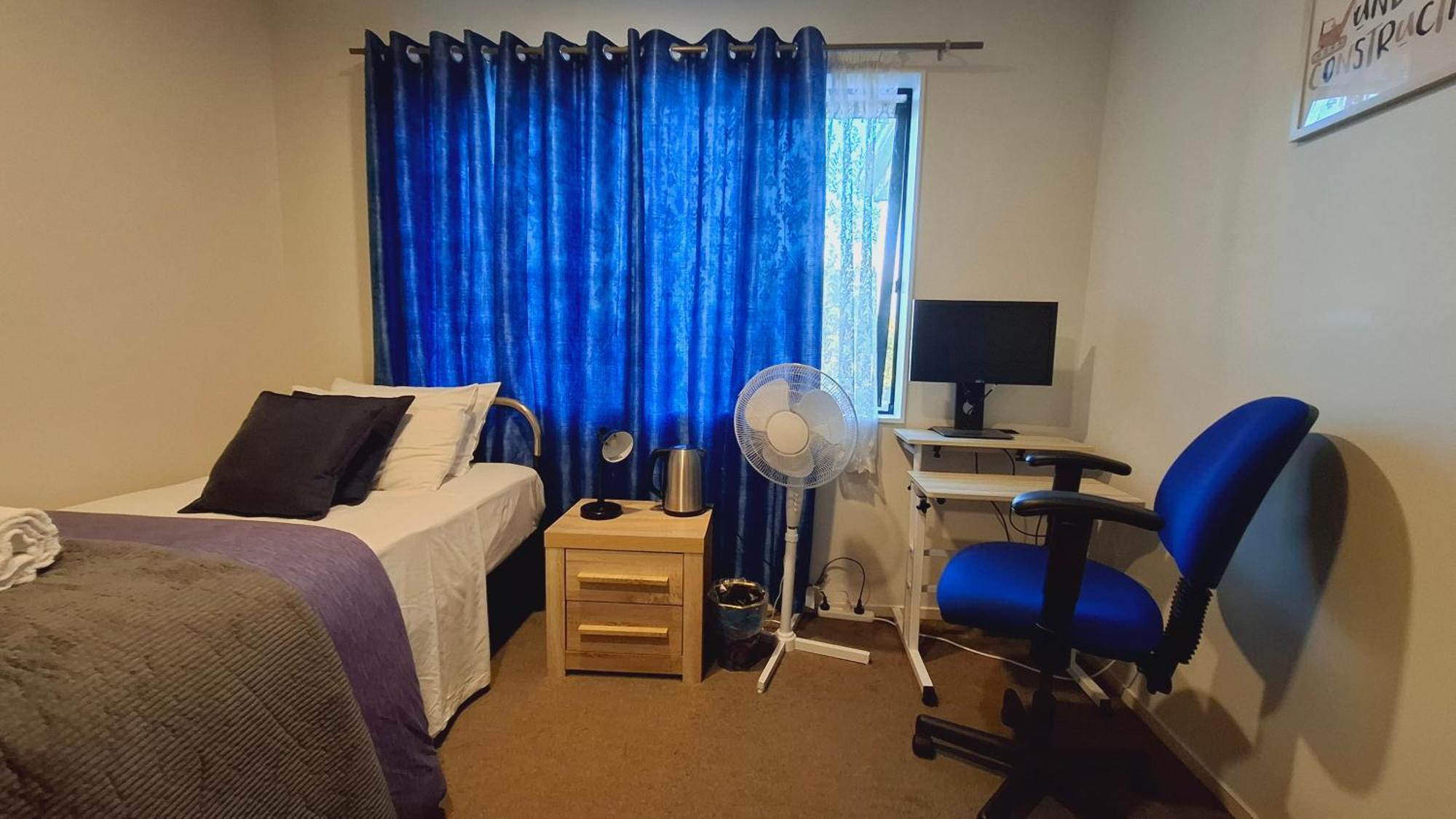 Modern Sunny & Comfy Near Henderson, Homestay