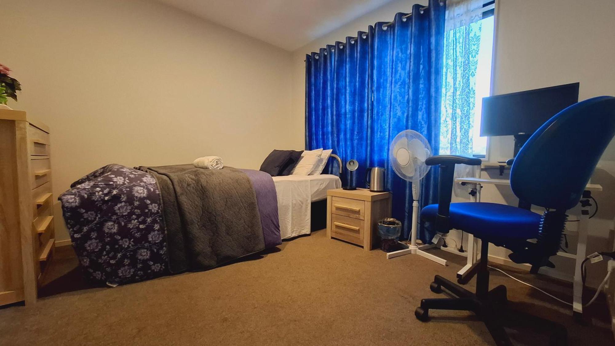 Homestay Modern Sunny & Comfy Near Henderson, *