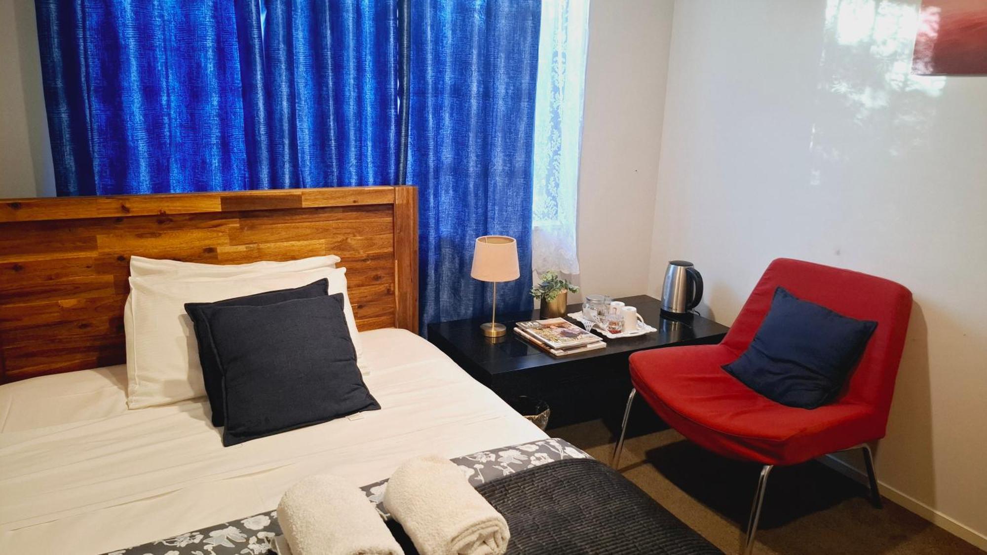Homestay Modern Sunny & Comfy Near Henderson,