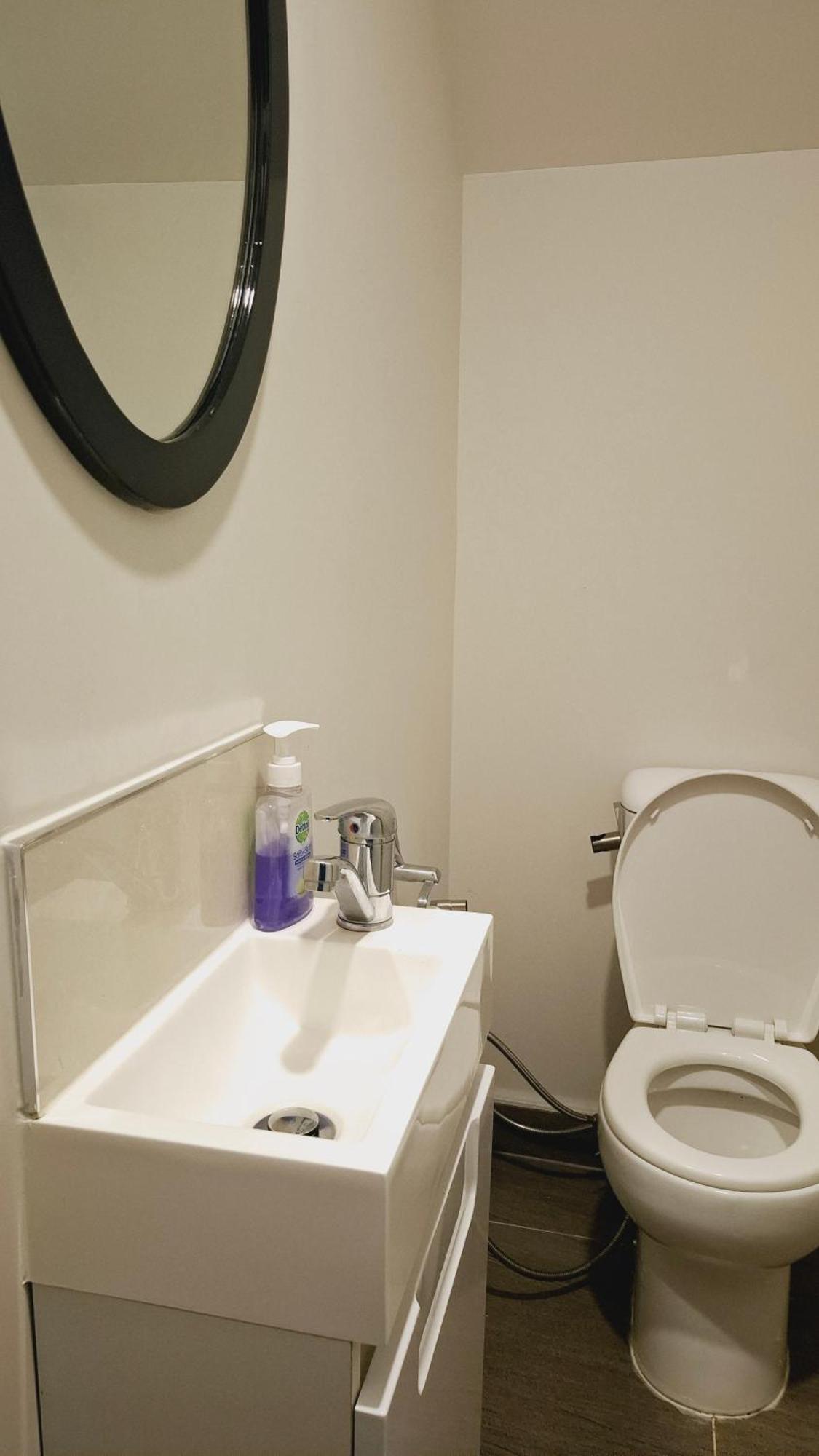 Homestay Modern Sunny & Comfy Near Henderson,