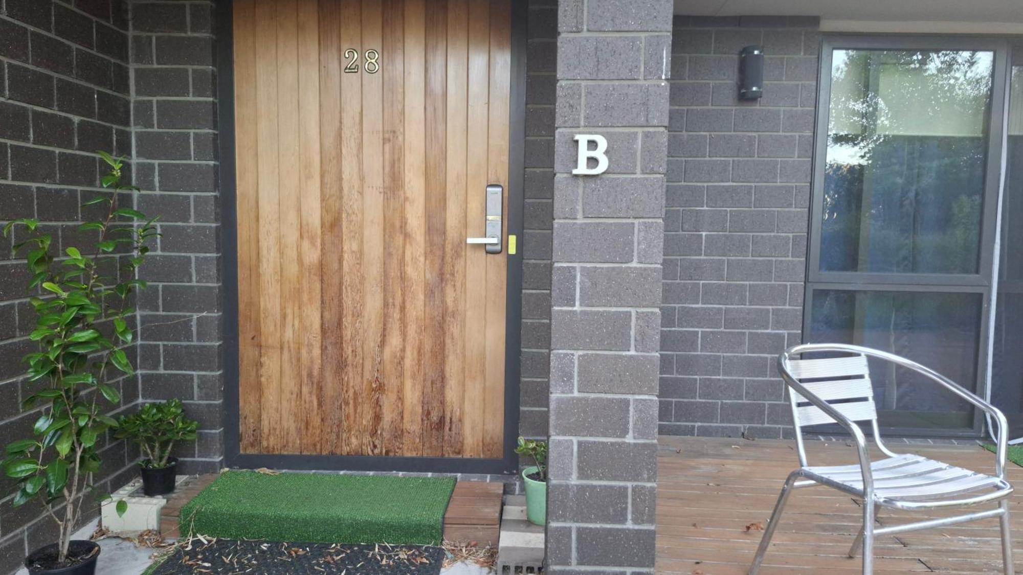 Homestay Modern Sunny & Comfy Near Henderson, *