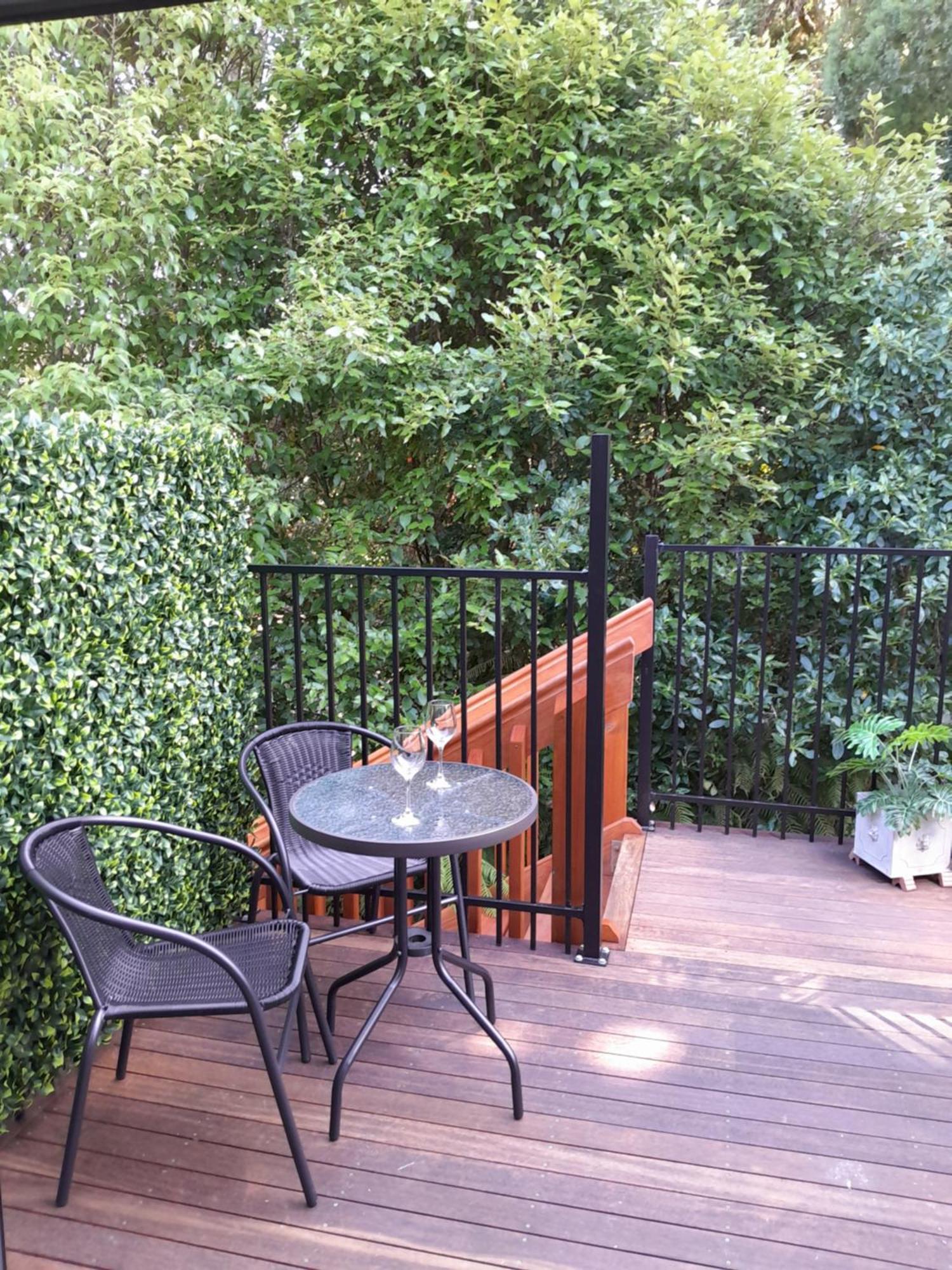 Tree Tops Get Away Apartment *