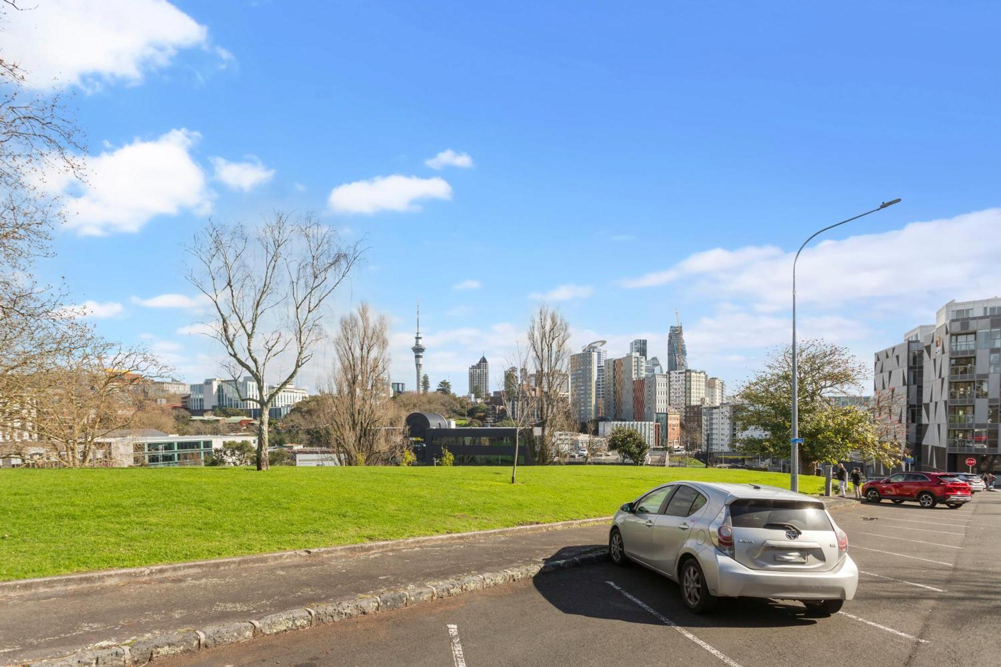 Parnell Haven With Parking, Aircon & Gym Auckland