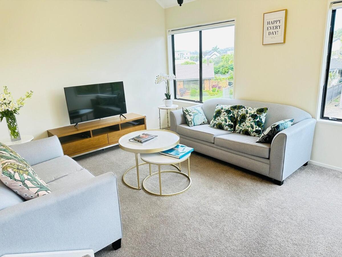A Away From - Bucklands Luxury 3-bedroom Garden Villa Auckland