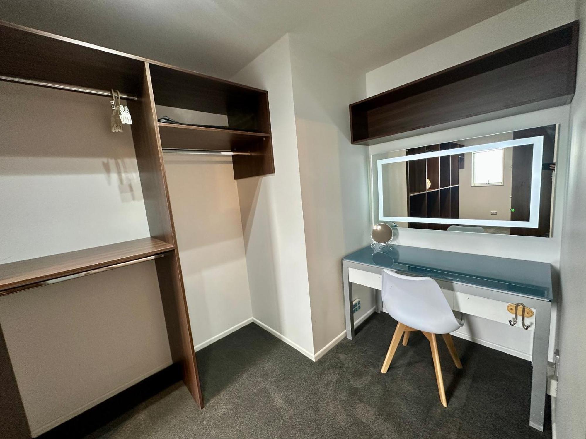 Holiday home Modern Private Deluxe Master California Bed And Bathtub Auckland