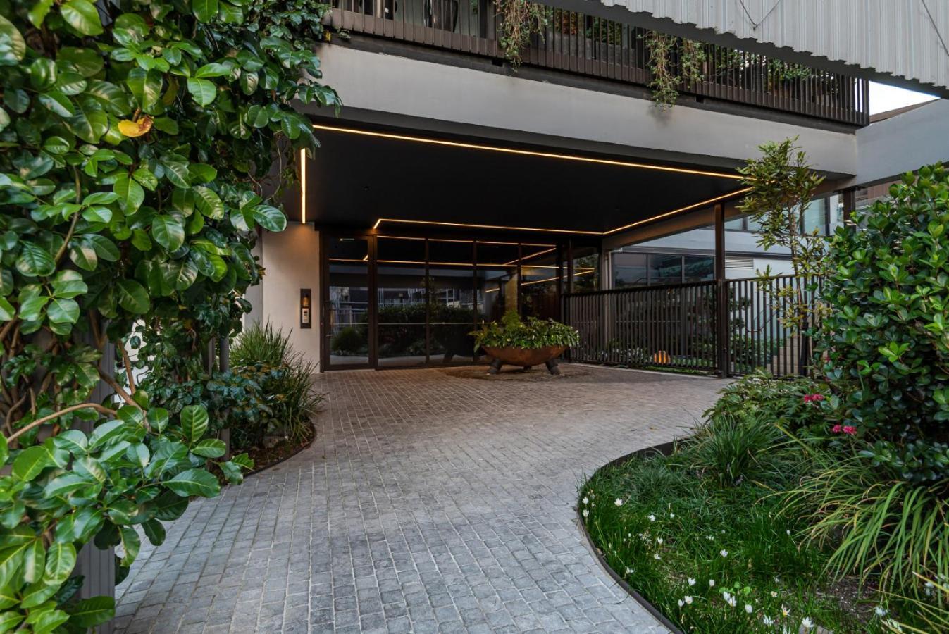 Spacious Luxe 2bd With Harbour Views And Parking Auckland