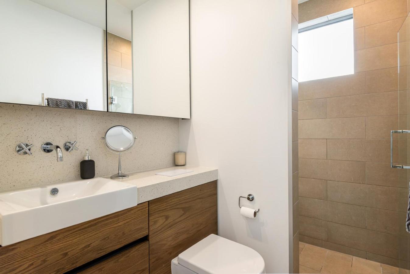 Spacious Luxe 2bd With Harbour Views And Parking Apartment