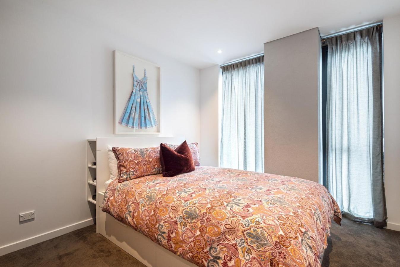 Spacious Luxe 2bd With Harbour Views And Parking Apartment