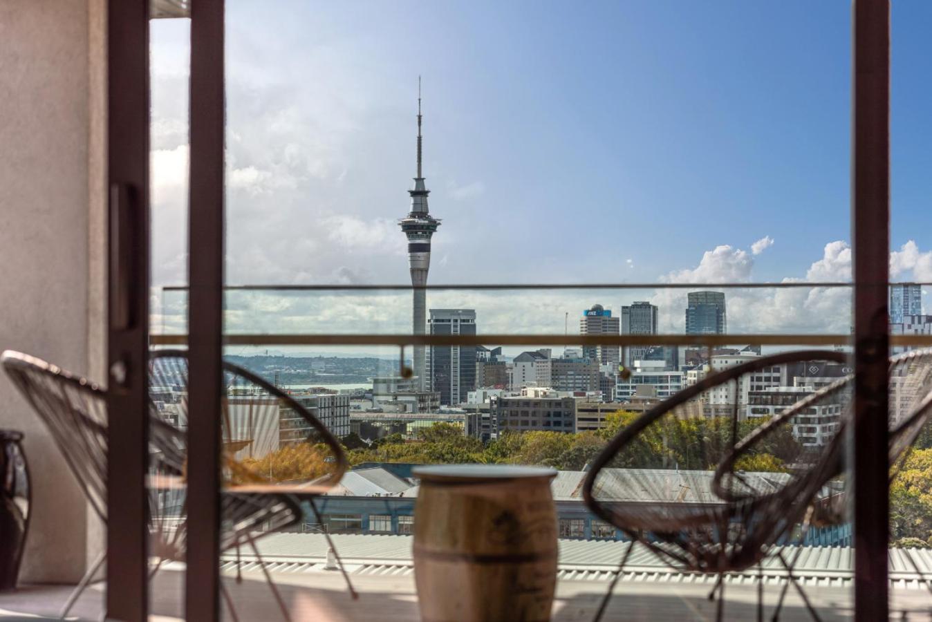Spacious Luxe 2bd With Harbour Views And Parking Apartment