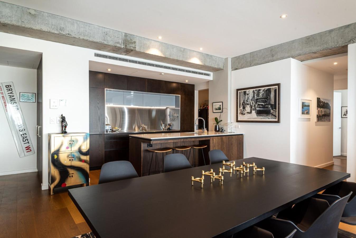 Spacious Luxe 2bd With Harbour Views And Parking Apartment Auckland