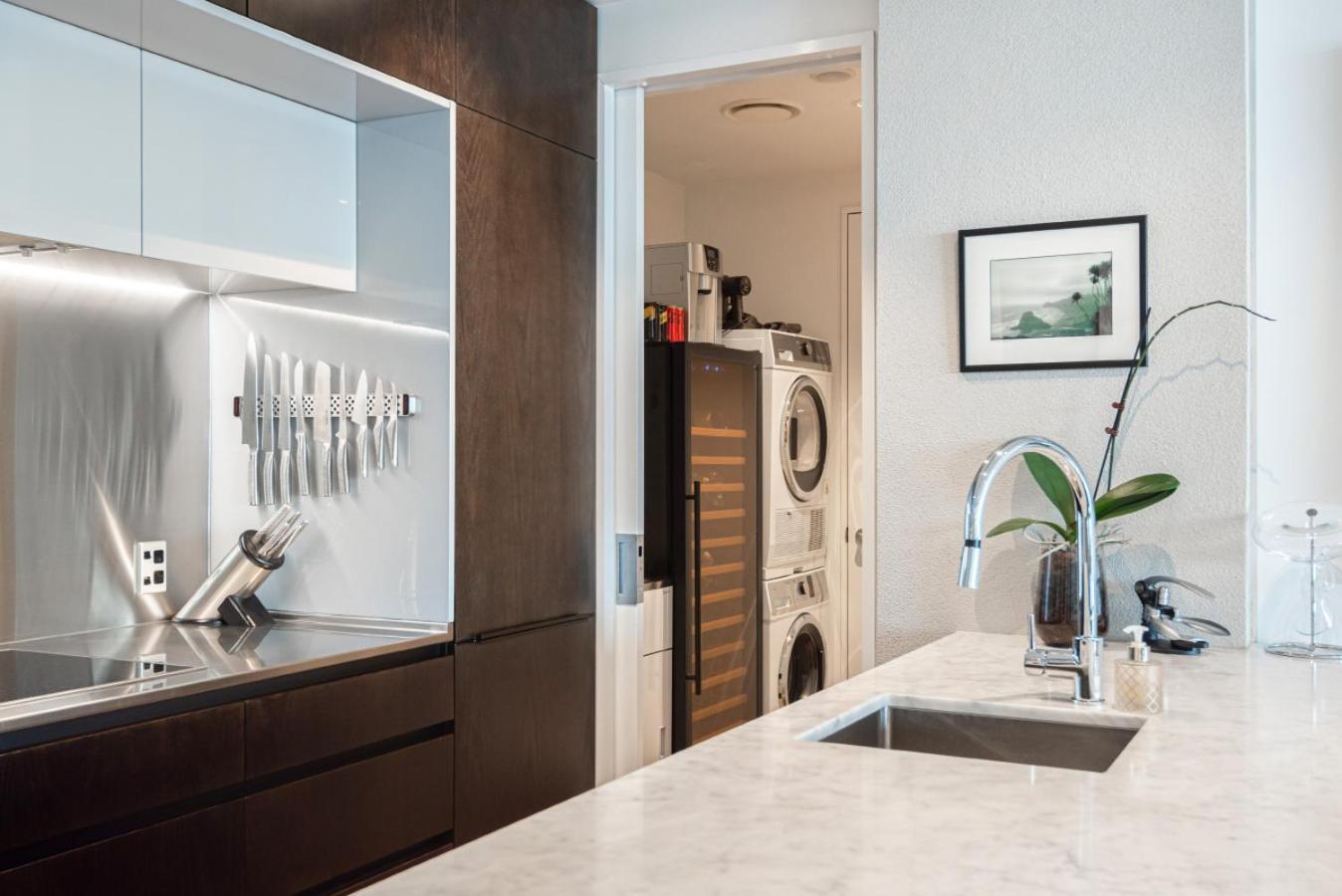 Spacious Luxe 2bd With Harbour Views And Parking *