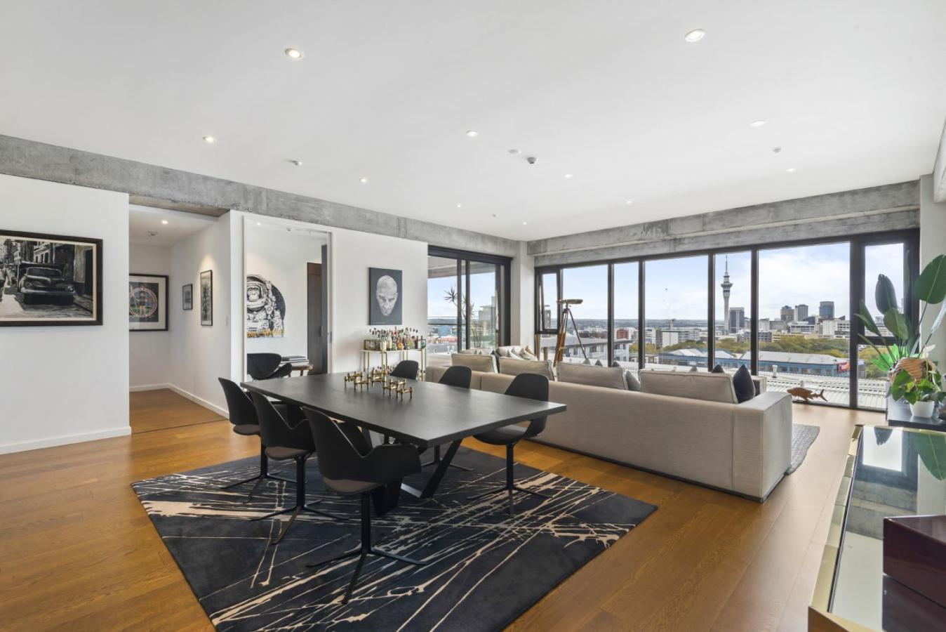 Spacious Luxe 2bd With Harbour Views And Parking