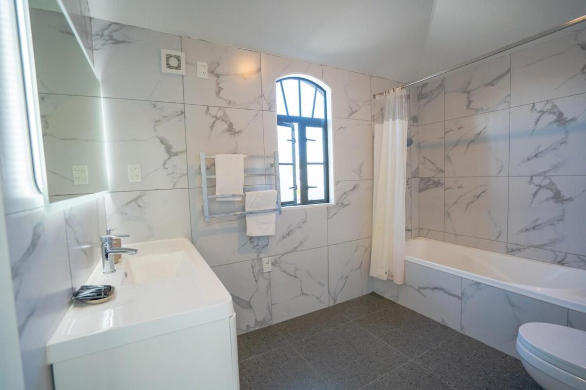 Villa Sky Stars Serene Haven At Mt Eden *