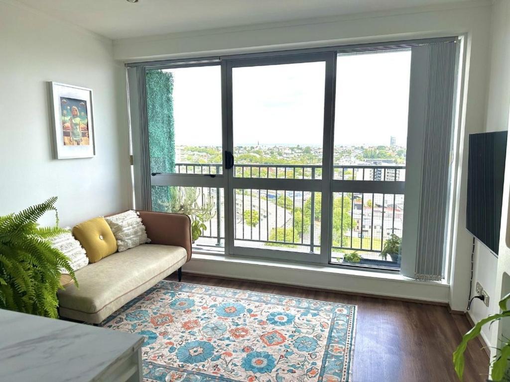 Aura D1404 Two Bedroom1 Living Wifi ,balcony, Harbor View, Easy Parking Auckland