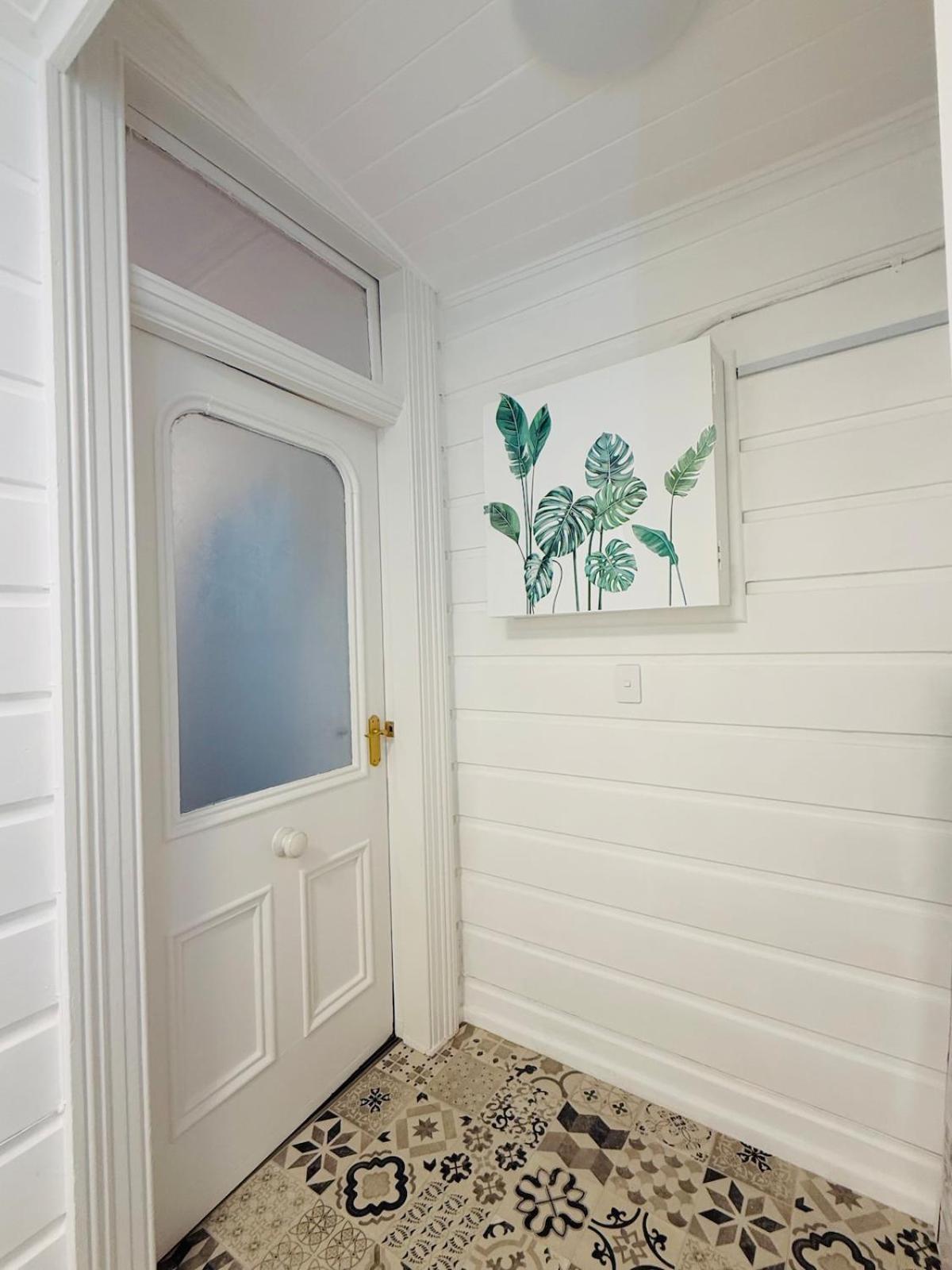 Pousada Free Parking,5 Minutes To City, Bus At The Door, 100-year-old Building At The Foot Of Mount Eden Park,unit 1 *