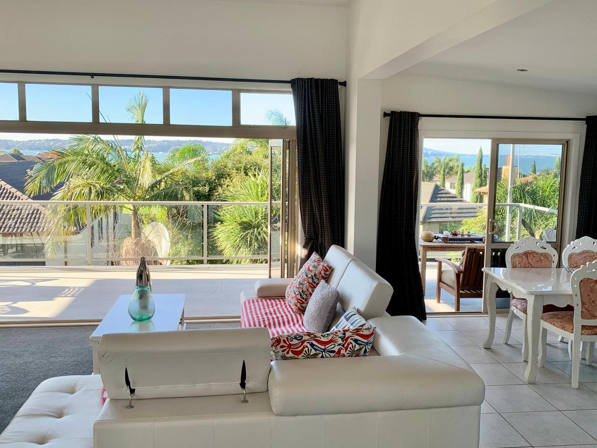 Amazing Seaview House 4*
