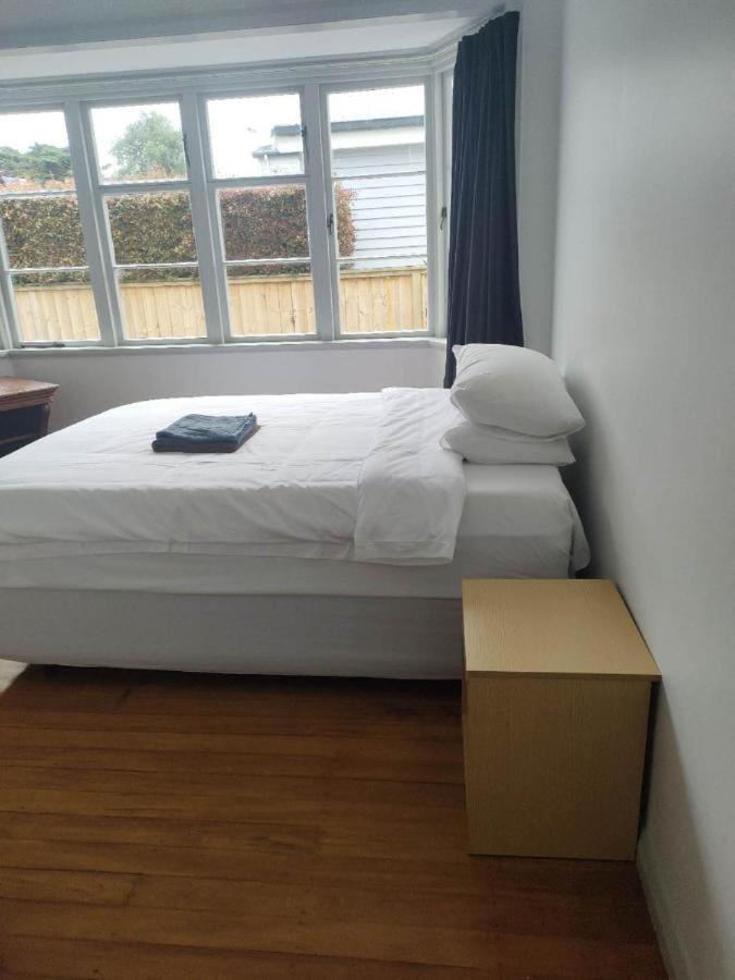 Holiday home 3 Bedroom Serviced House *