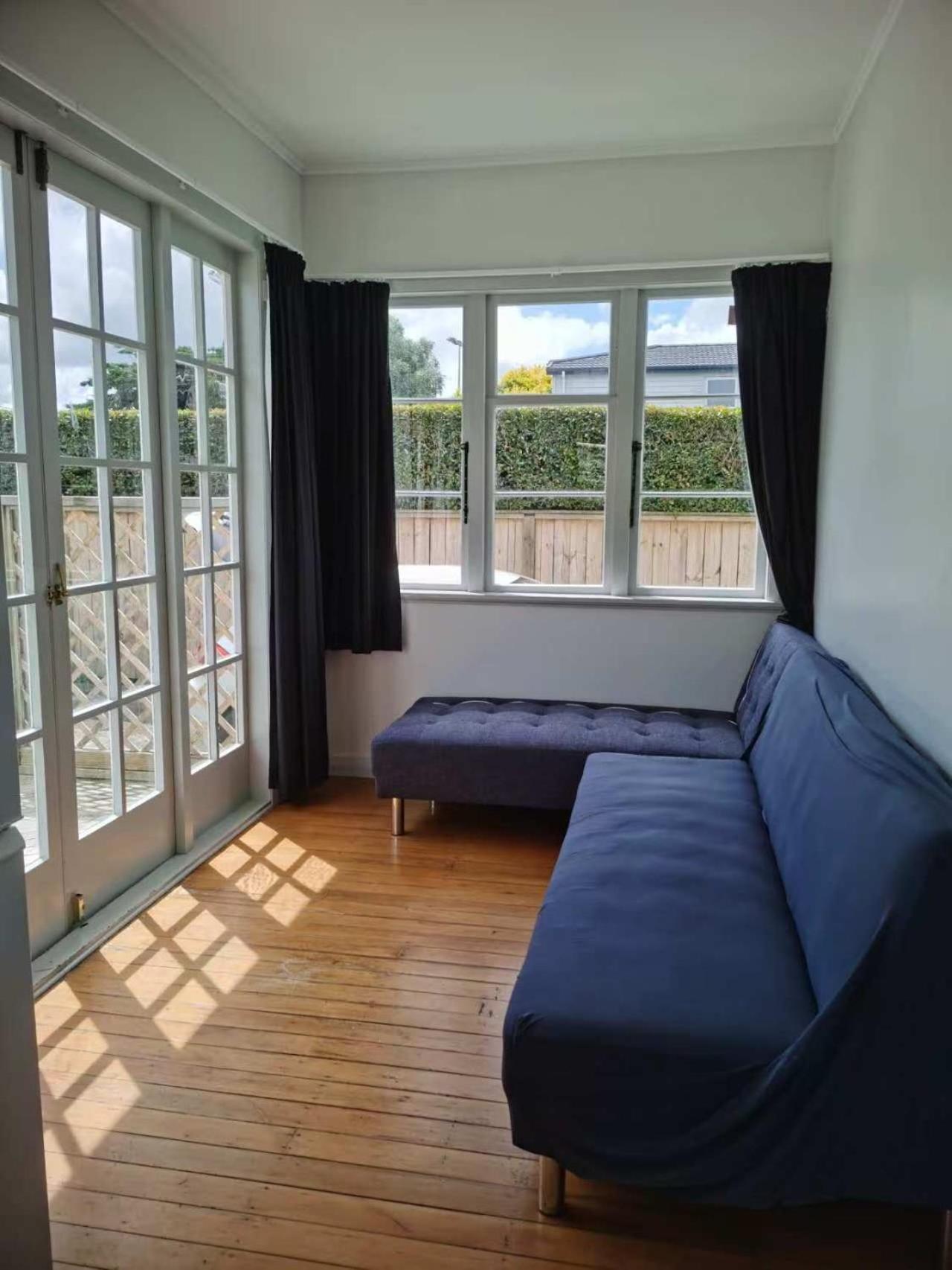 3 Bedroom Serviced House Holiday home