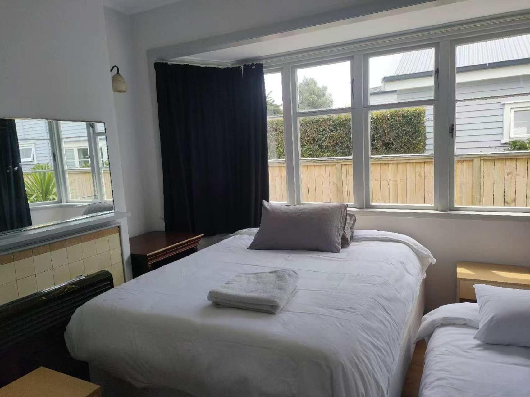Holiday home 3 Bedroom Serviced House