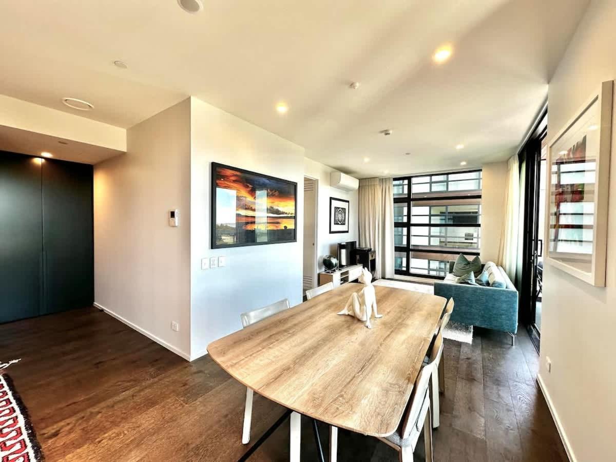 Apartment 1br With Balcony Free Parking & Close To Ferry *