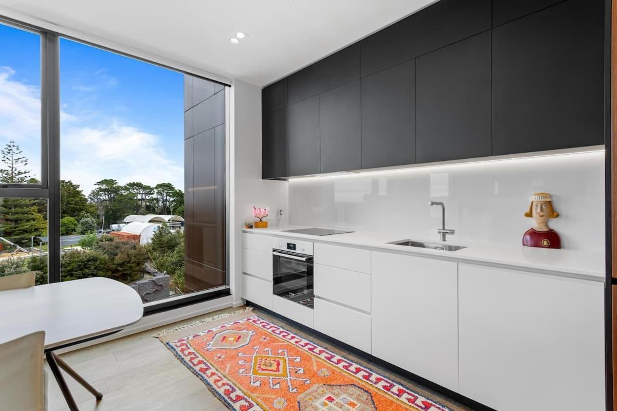 1br With Balcony Free Parking & Close To Ferry * Auckland