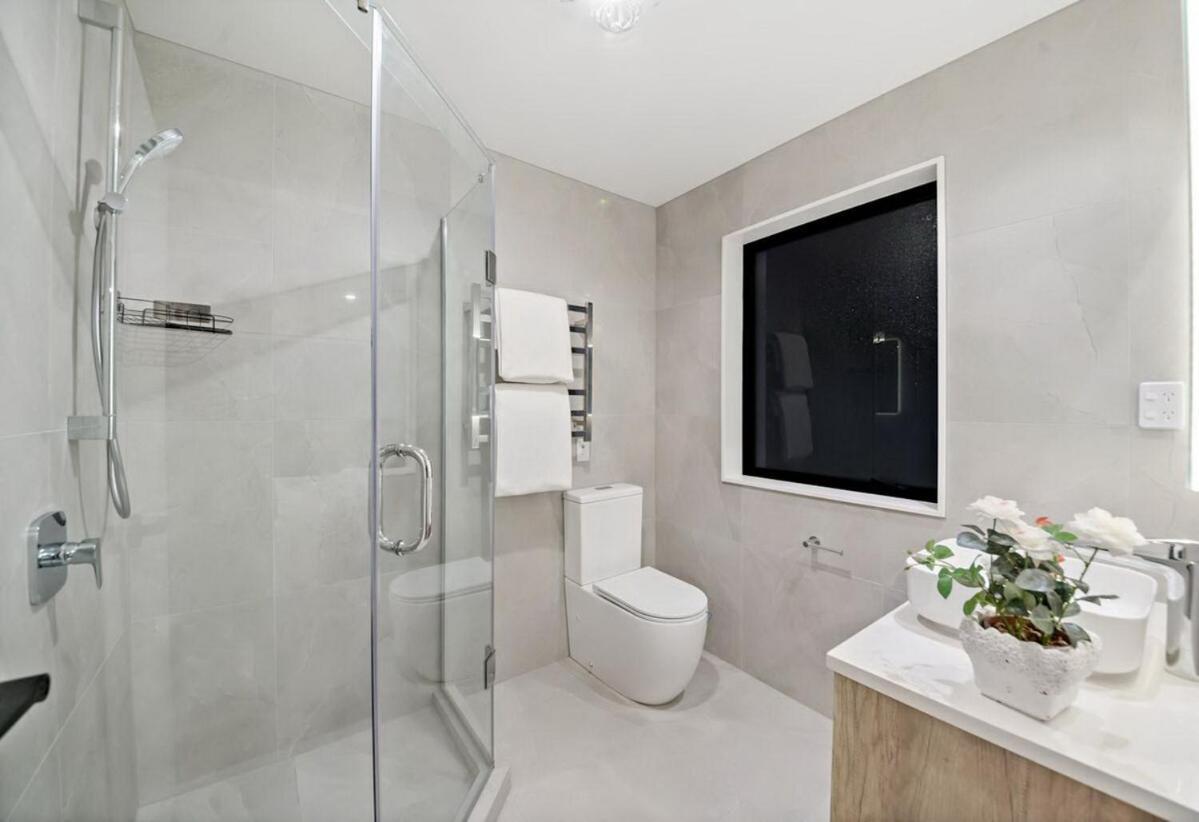 Super-large House 7 Ensuites * Auckland