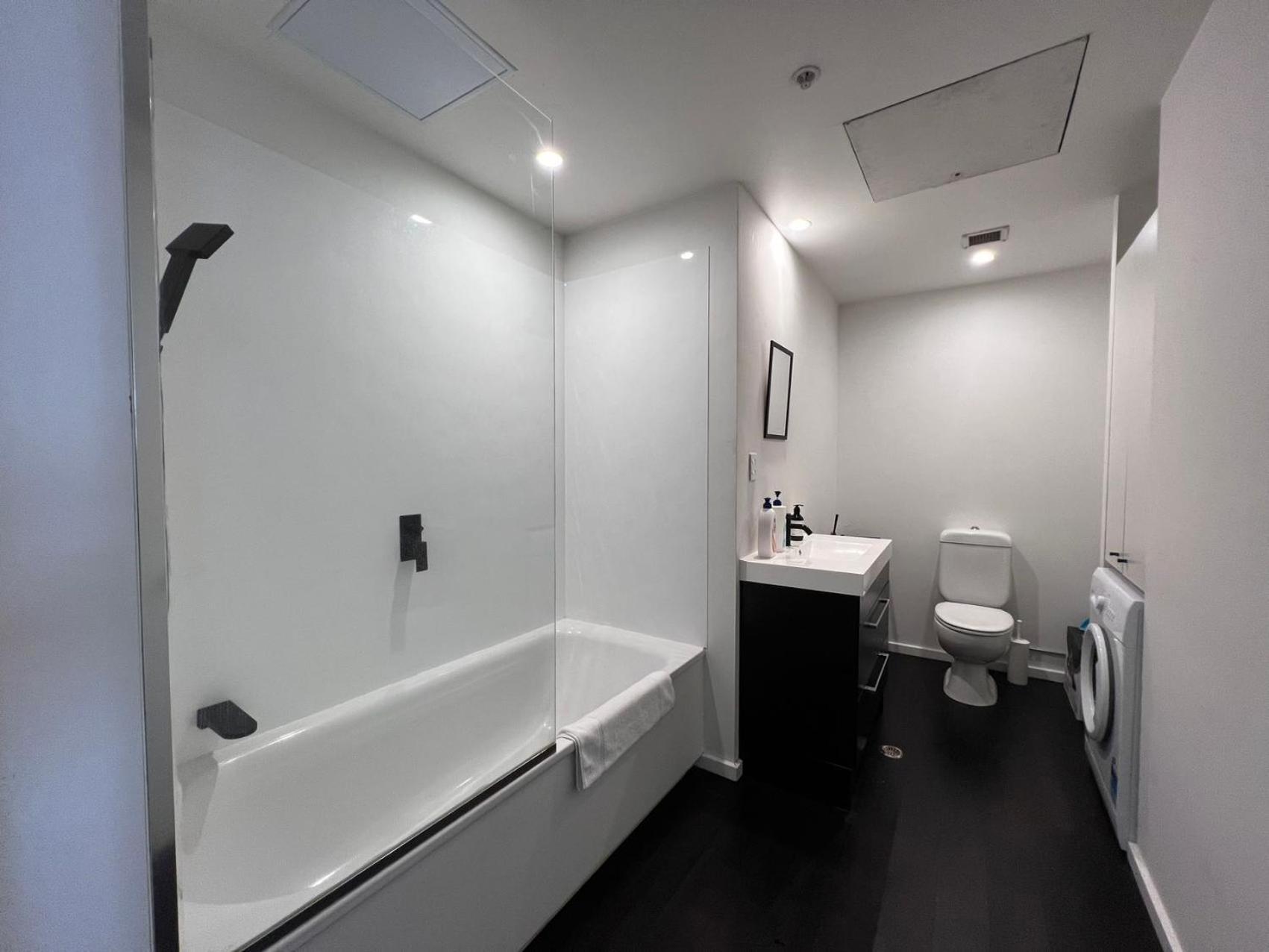 Apartment 2bedroom Big Living Wifi Public Parking Nearby Auckland