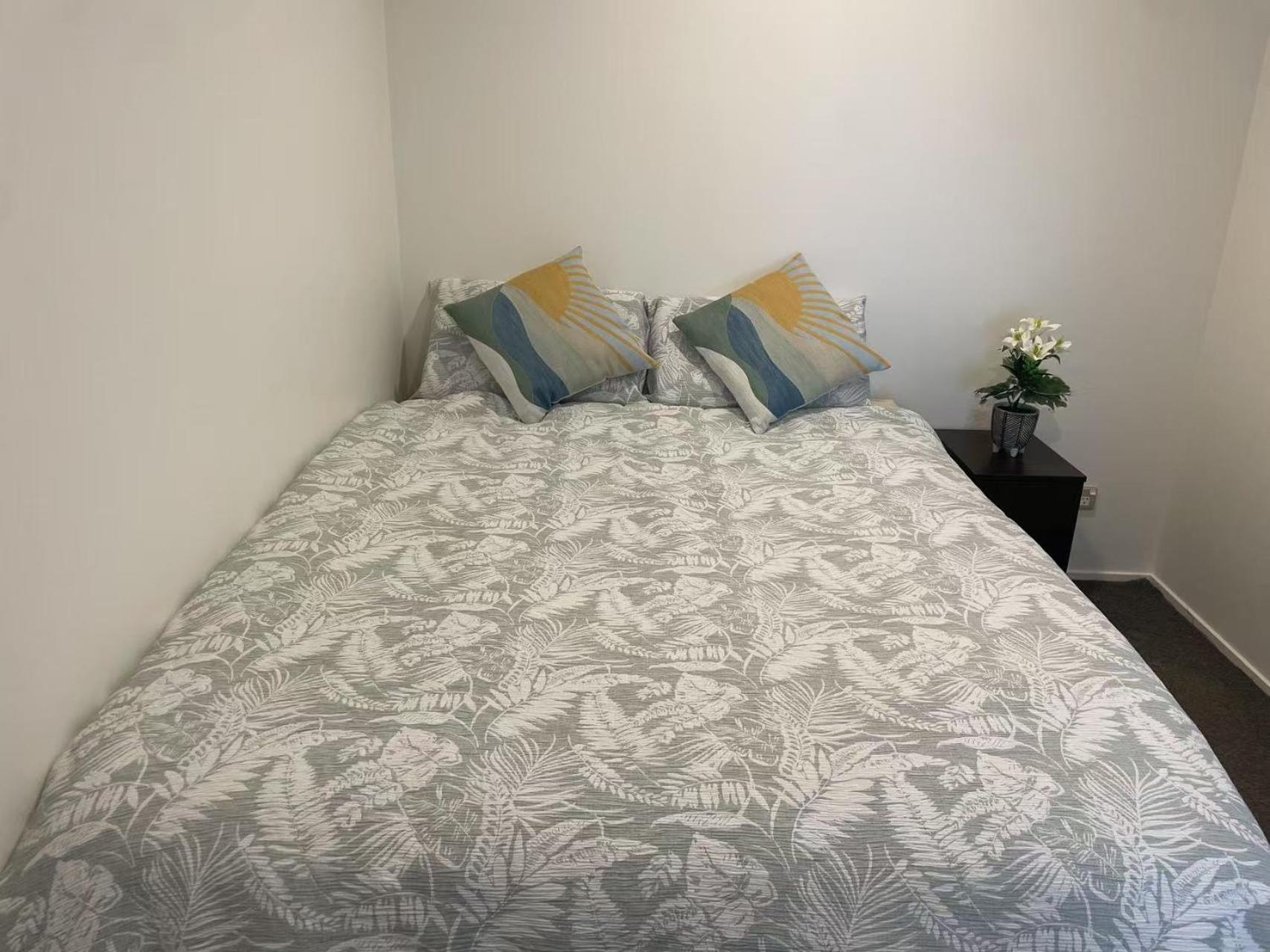 2bedroom Big Living Wifi Public Parking Nearby * Auckland