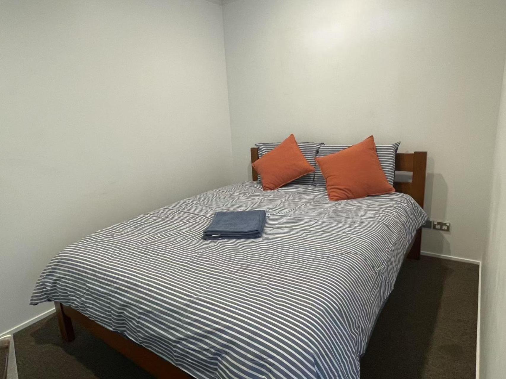 Apartment 2bedroom Big Living Wifi Public Parking Nearby Auckland