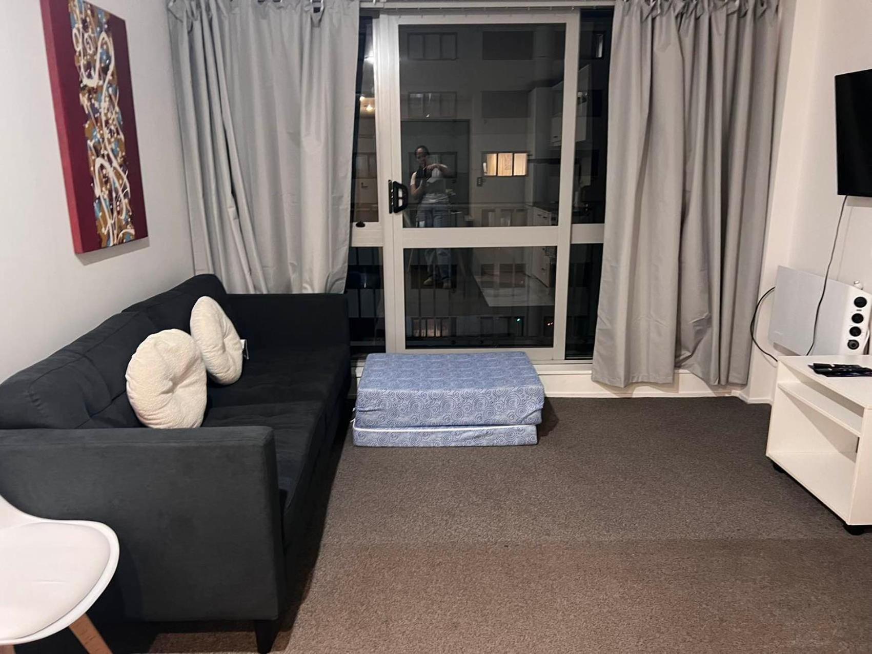 2bedroom Big Living Wifi Public Parking Nearby