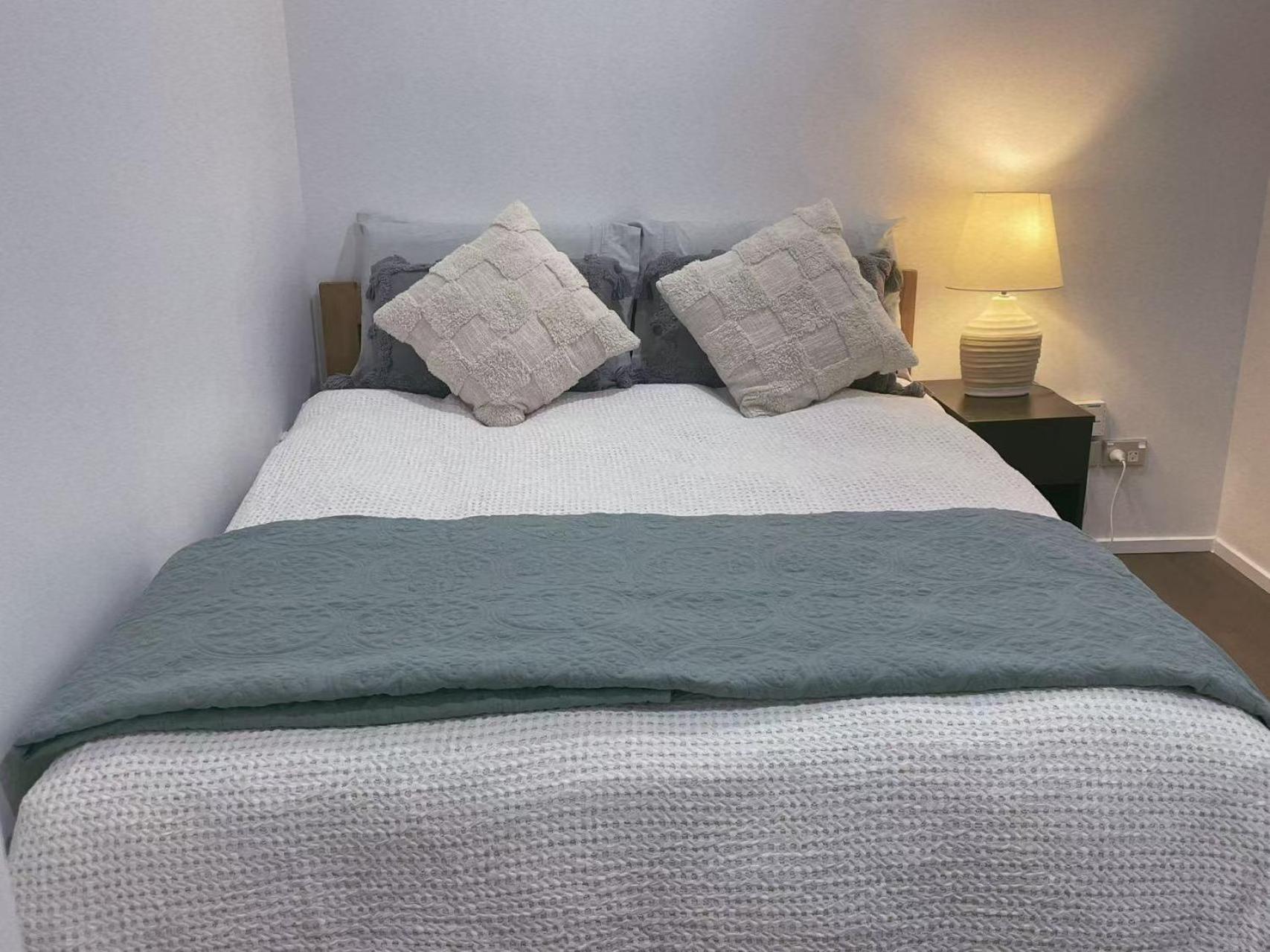 2bedroom Big Living Wifi Public Parking Nearby Apartment