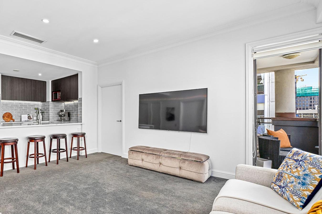 Heart Of The - By Sky Tower - Free Parking! Apartment