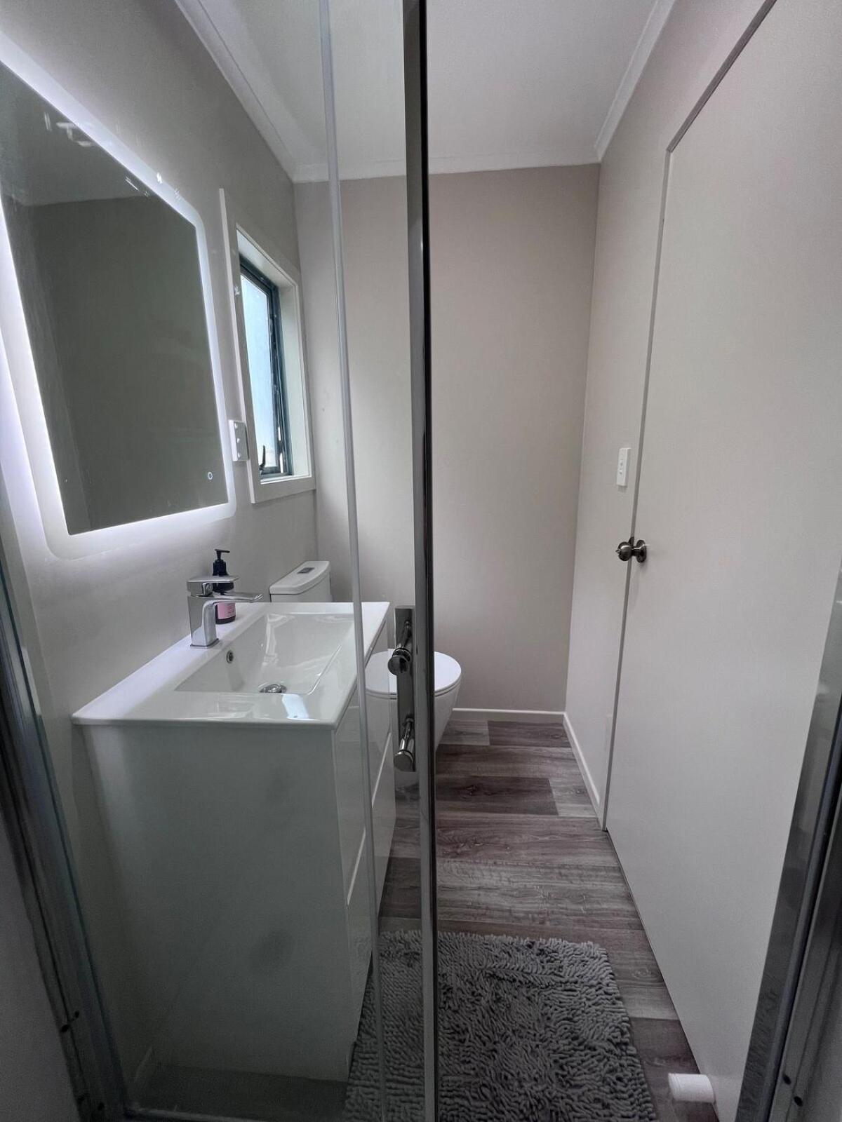 Apartment Cozy Ensuite With Amenities & Private Entrance Auckland
