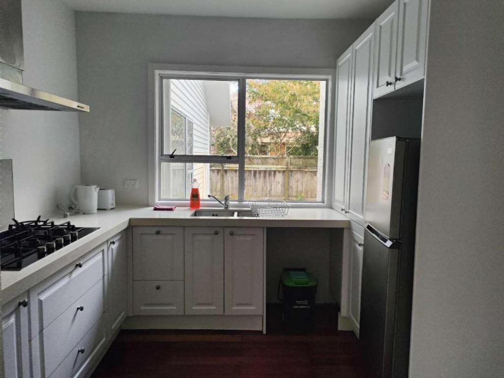 5 Bedroom House A With 13 Beds Including 6 Double Beds, 2 Single Beds, And 5 Sofa Beds * Auckland