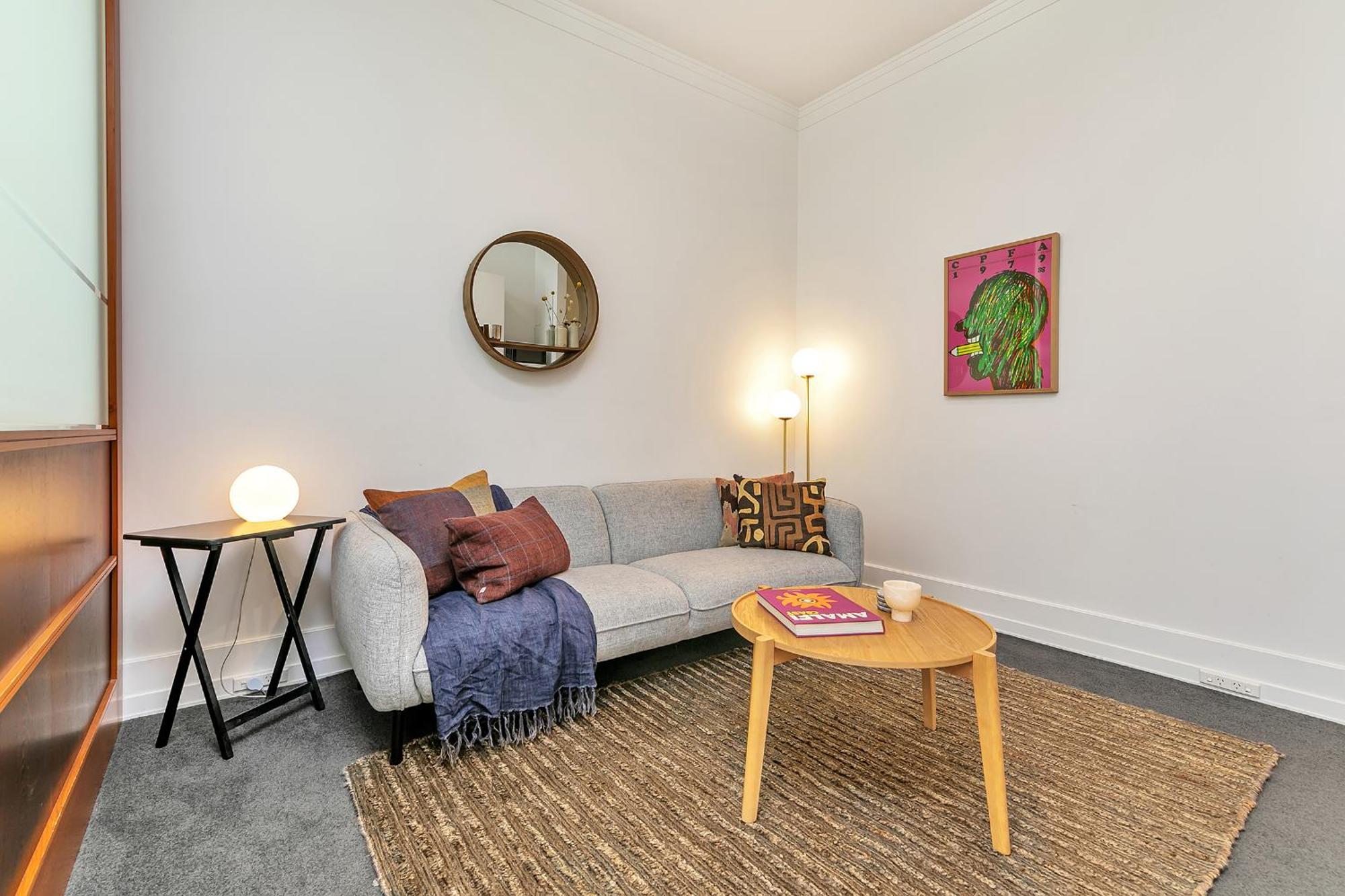 Stylish Retreat With Views In Cbd Auckland