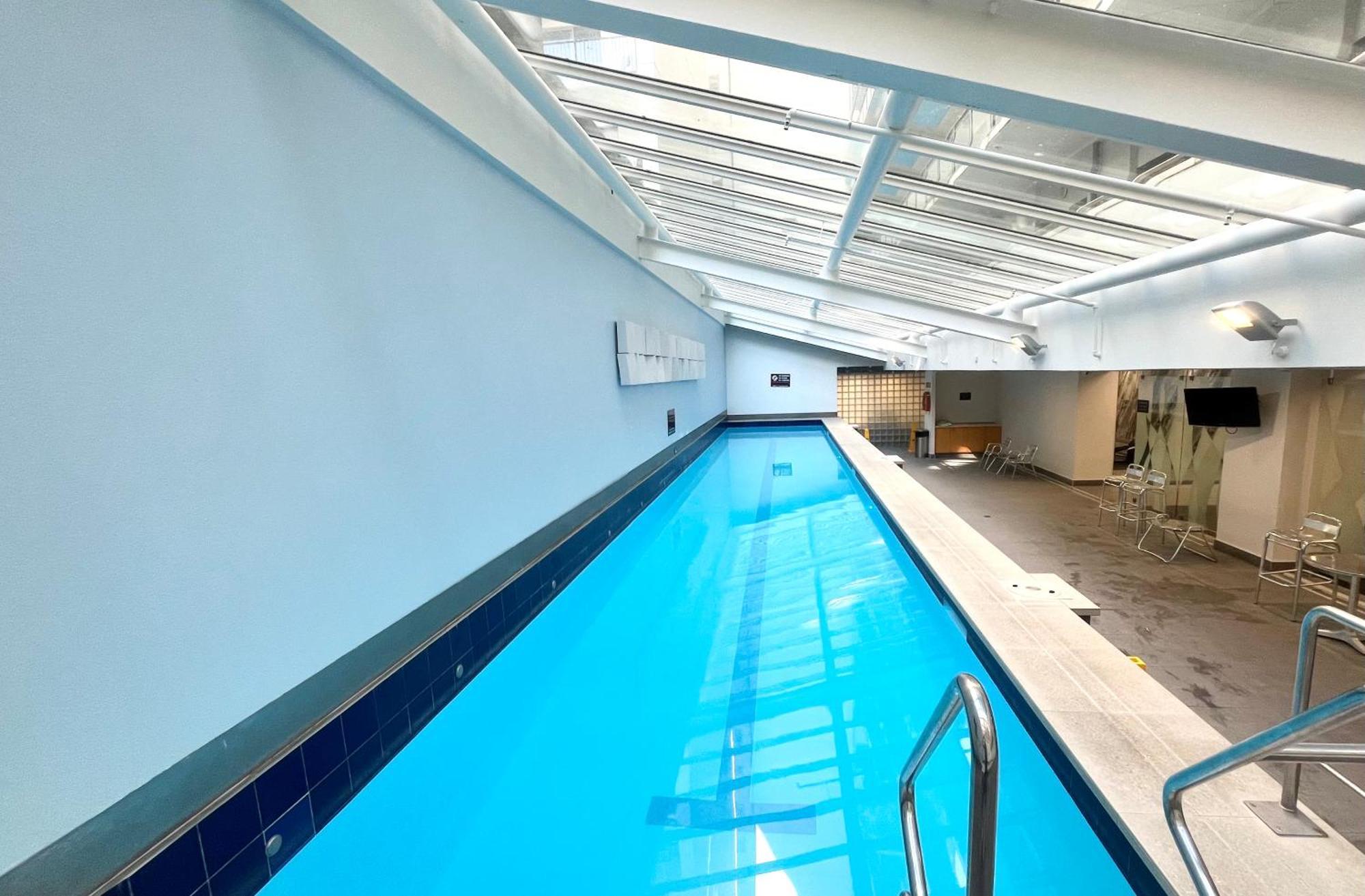 Stylish Retreat With Views In Cbd * Auckland