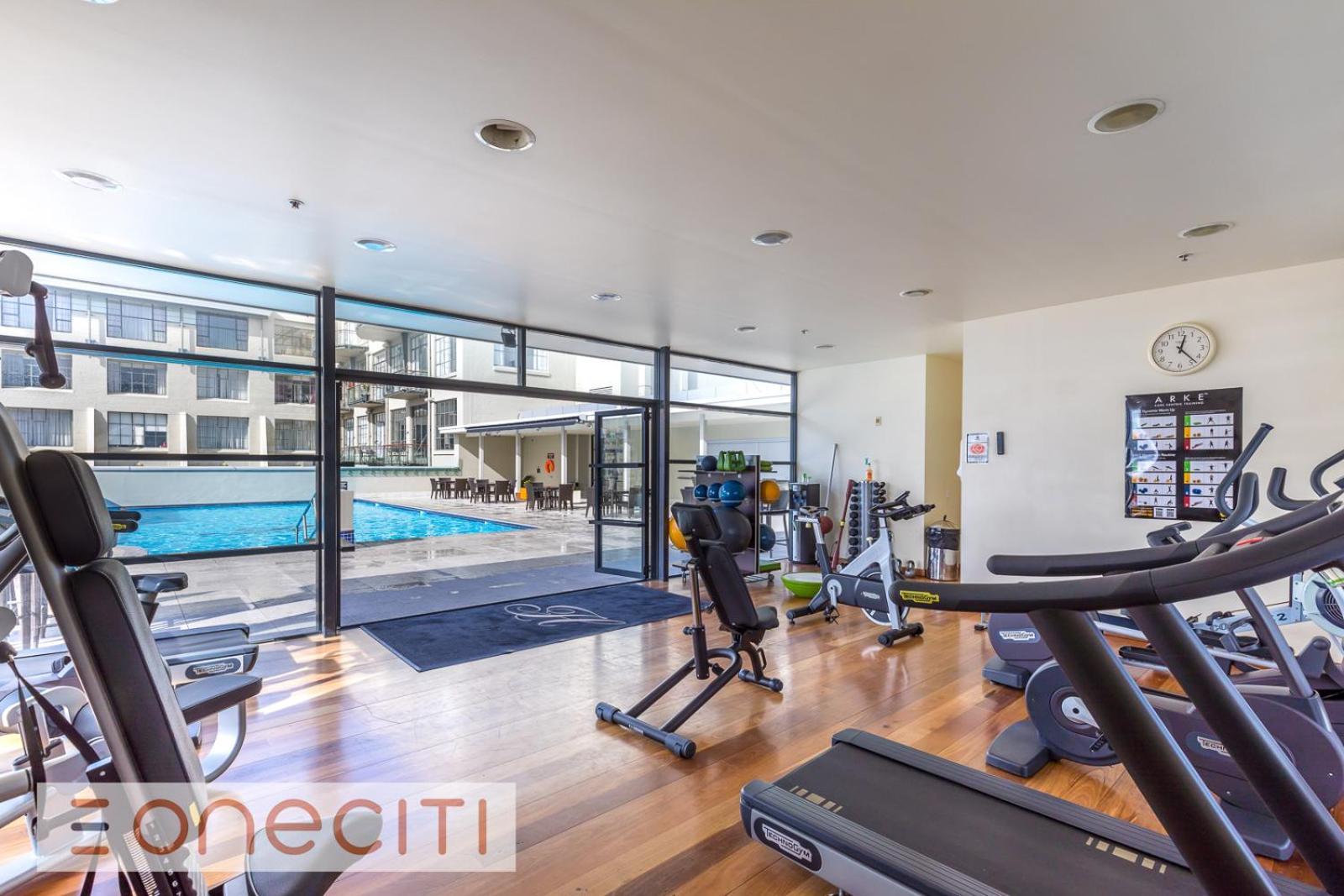 Stylish Retreat With Views In Cbd