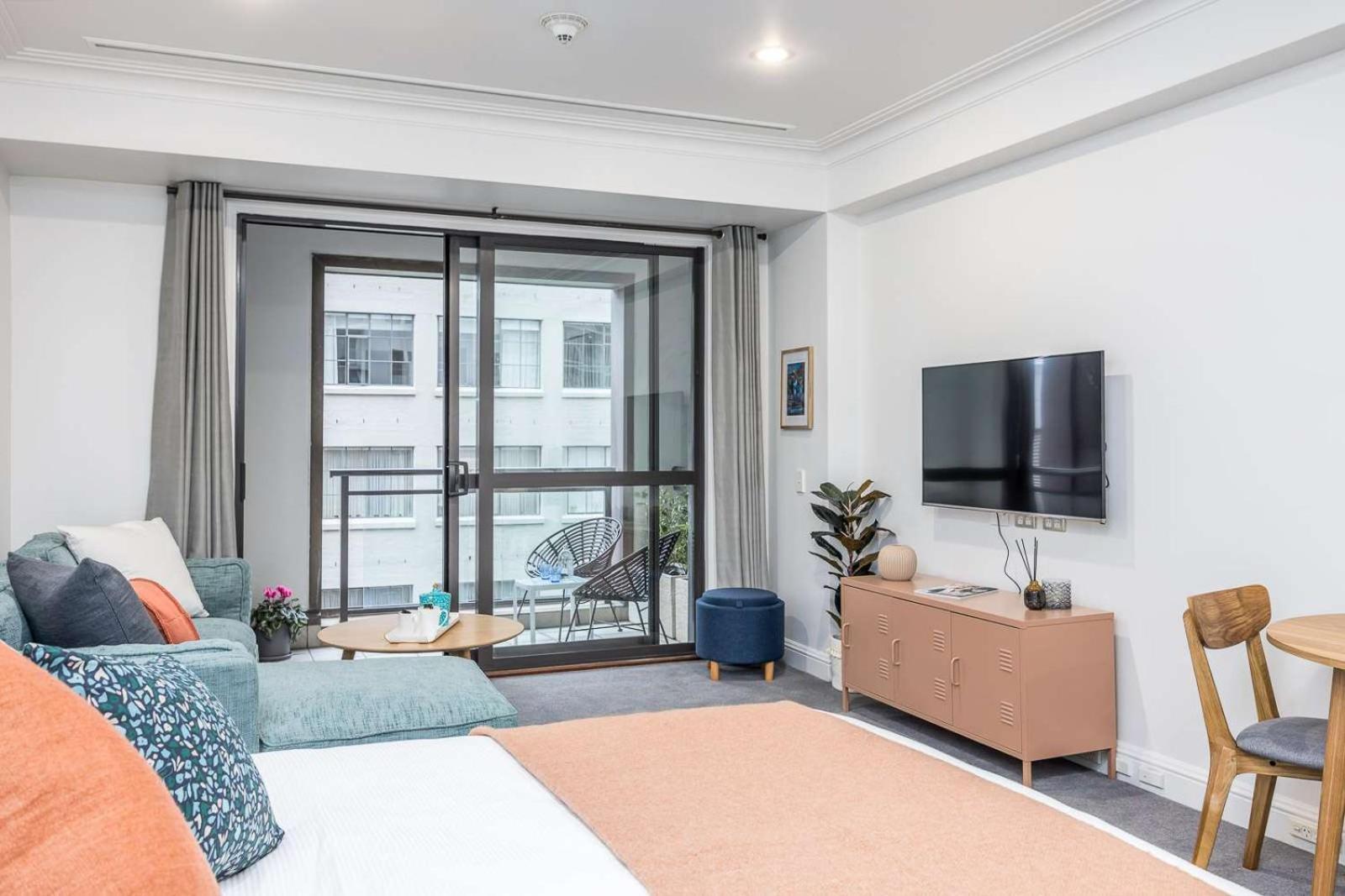 Apartment Escape With Pool, Gym & Free Parking In Cbd *
