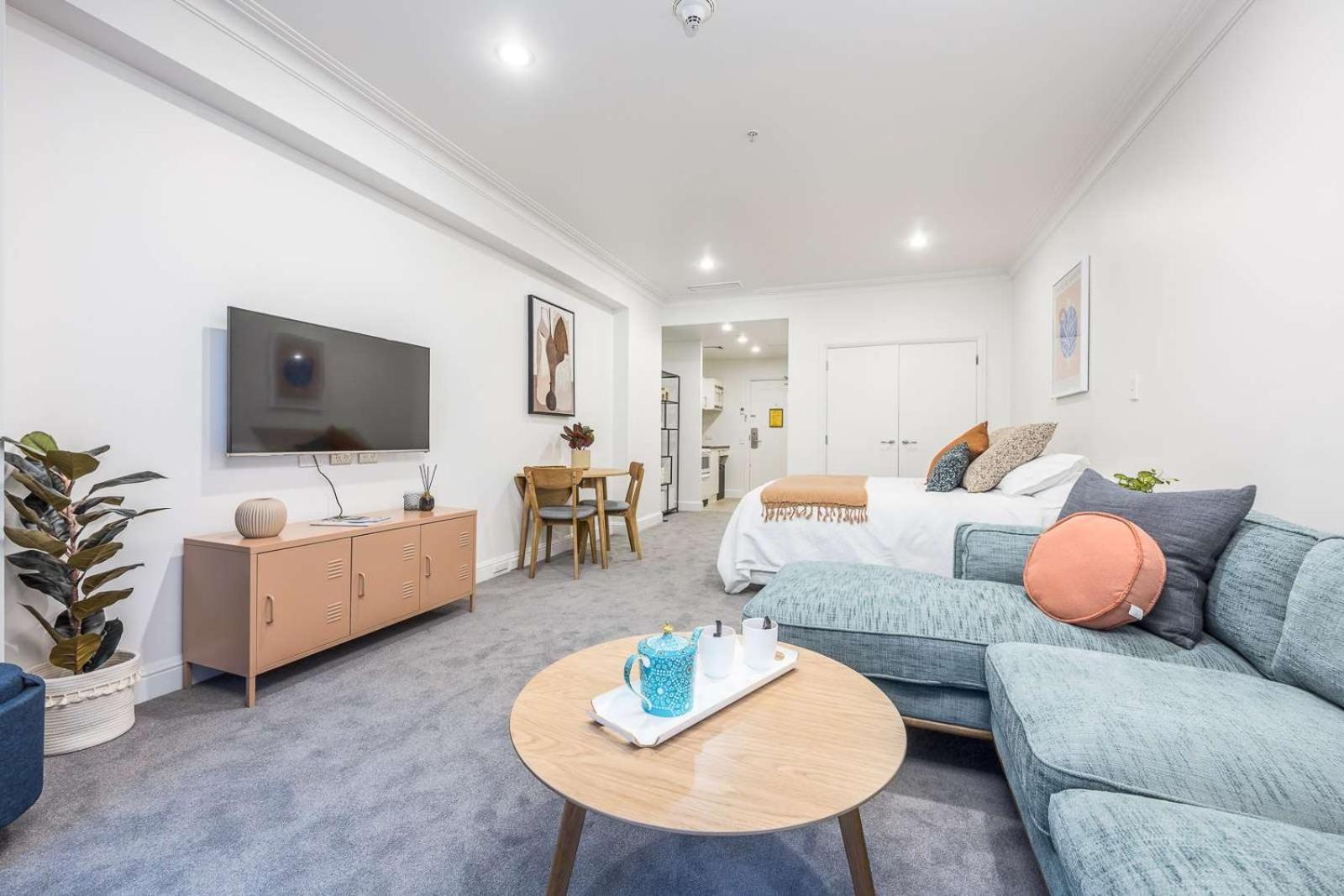 Apartment Escape With Pool, Gym & Free Parking In Cbd Auckland