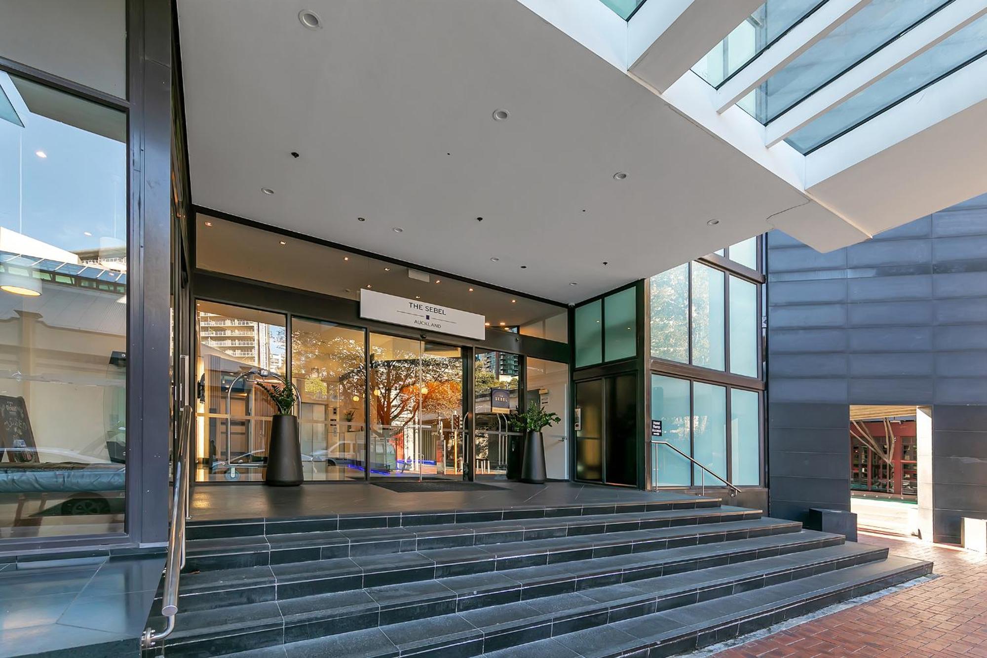 Fabulous With Stunning Ocean Views Auckland